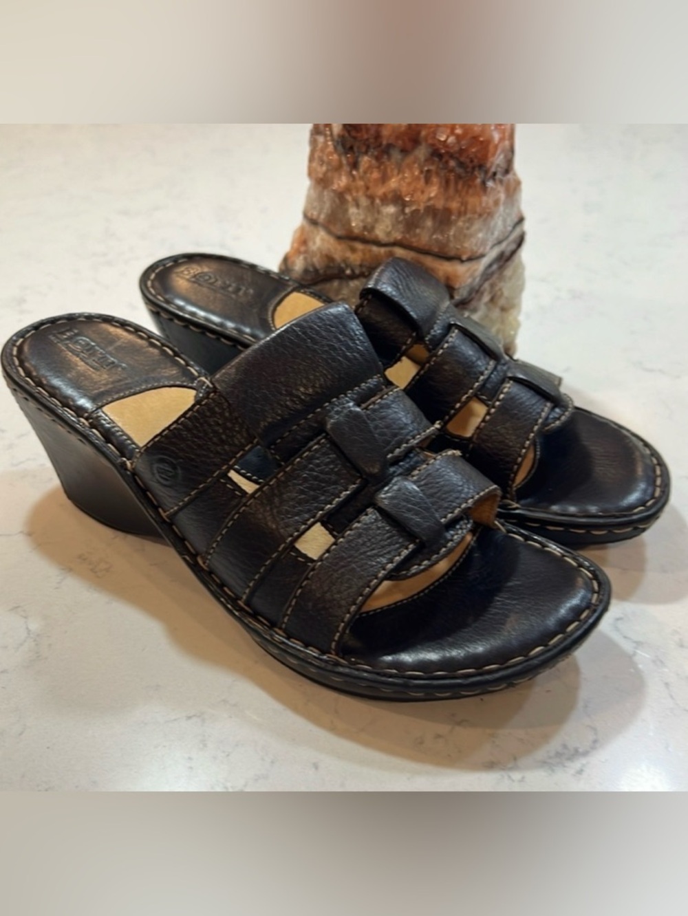 Born platform wedge sandals brown pebbled leather size 9 EU 40.5